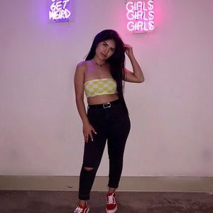 Meet your Posher, Daniela